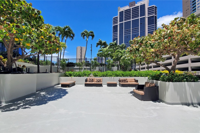 Royal Capitol Plaza Condominium