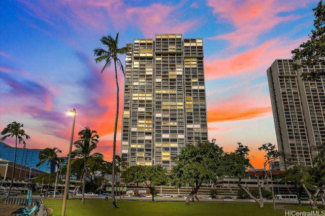 Yacht Harbor Towers Condominium