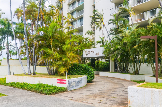Pearl 2 Condominium