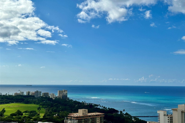 Waikiki Banyan Condominium