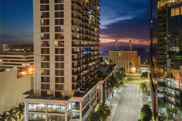 Harbor Square Condominium