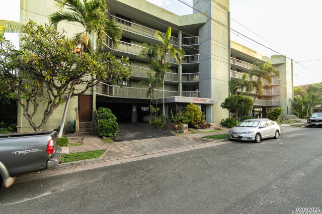 Waialua Condominium