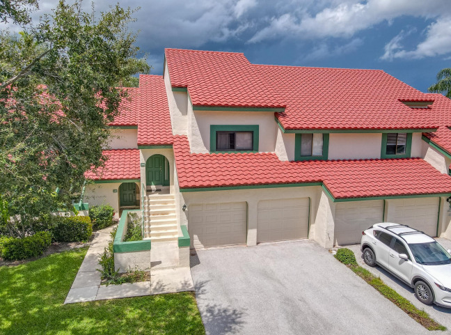Just Listed | 15 Lexington Lane E #G