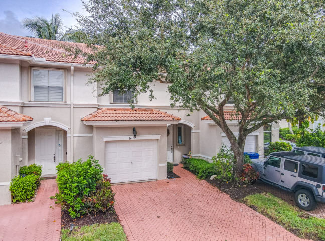 Just Listed | 6112 Seminole Gardens Circle