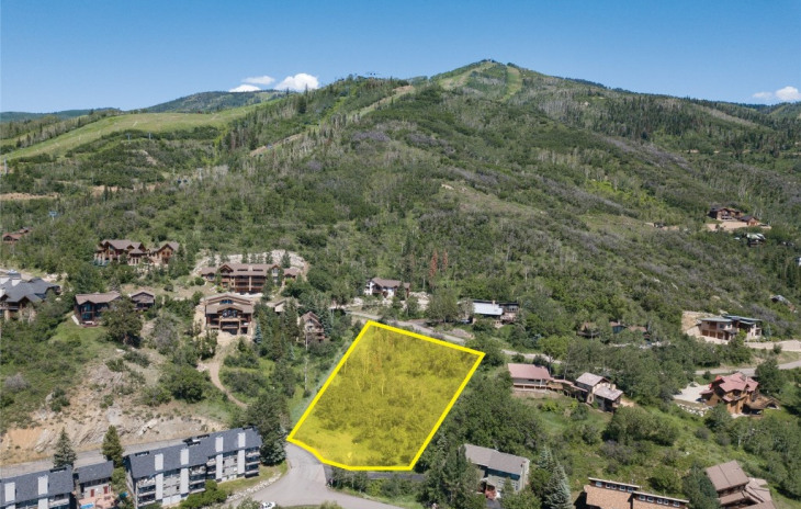 2725 Ski Trail Lane Photo