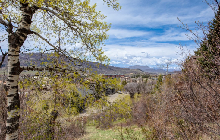 2725 Ski Trail Lane Photo