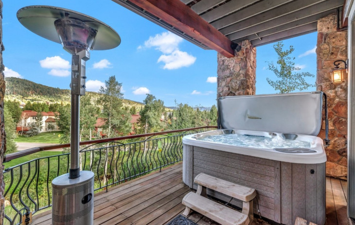 1515 Eagle Glen Drive Photo