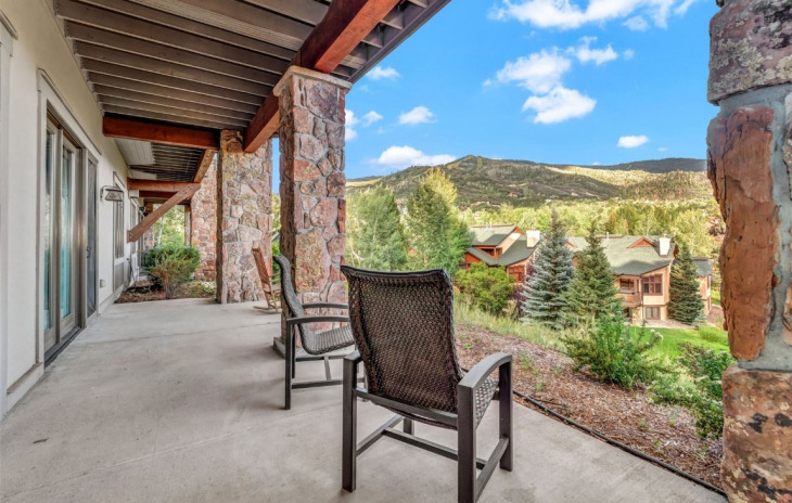1515 Eagle Glen Drive Photo