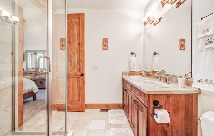 1515 Eagle Glen Drive Photo