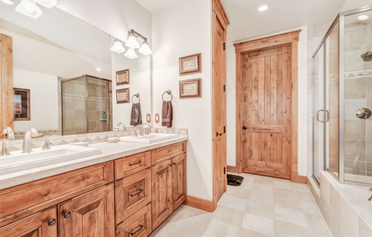 1515 Eagle Glen Drive Photo