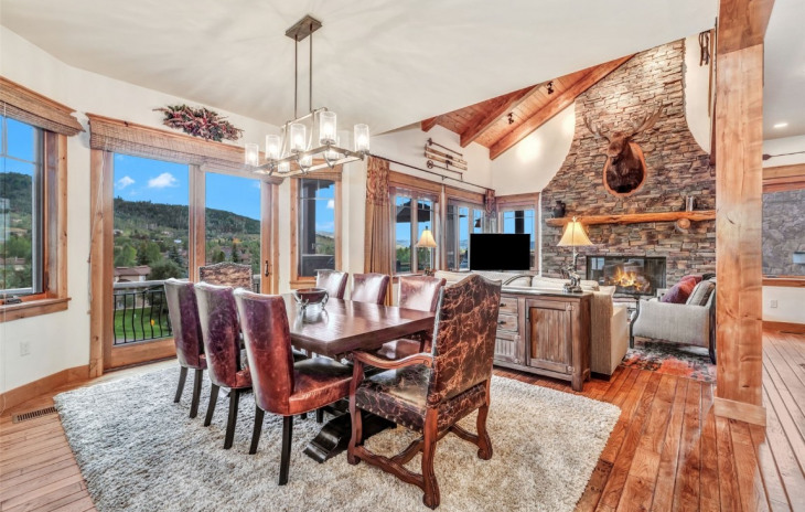 1515 Eagle Glen Drive Photo