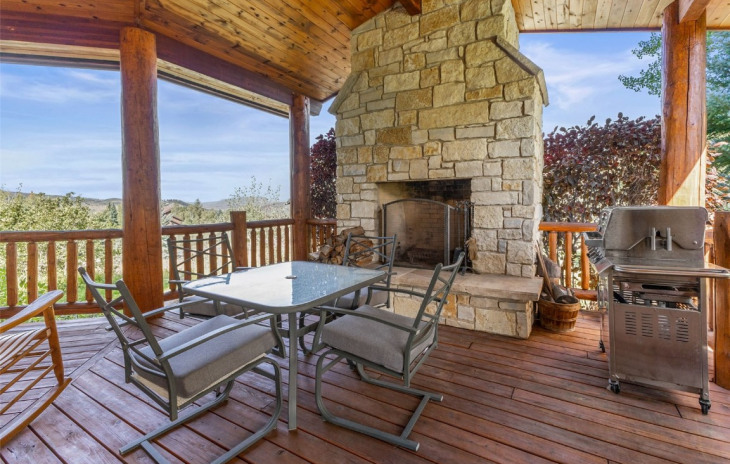 1144 Redwoods Drive Photo