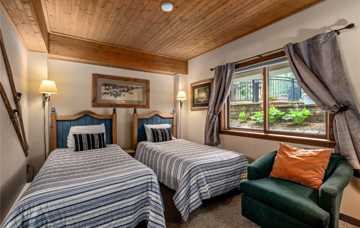 2286 Apres Ski Way Photo