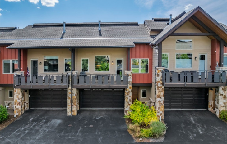 651 Clermont Circle Photo