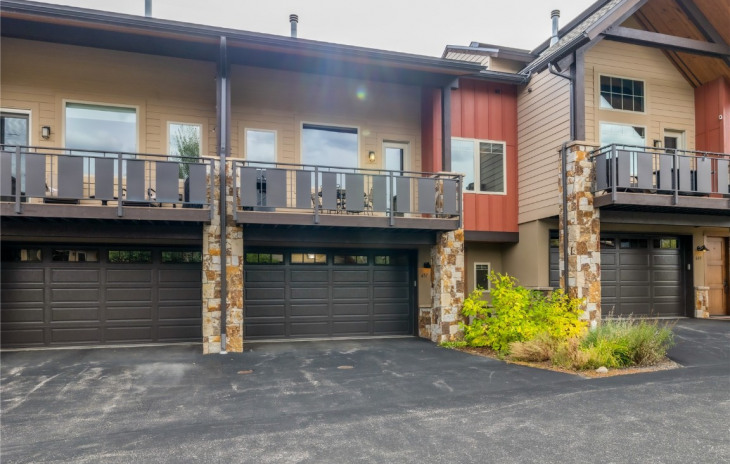 651 Clermont Circle Photo