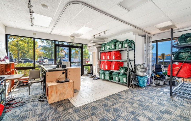 1625 Mid Valley Drive Photo