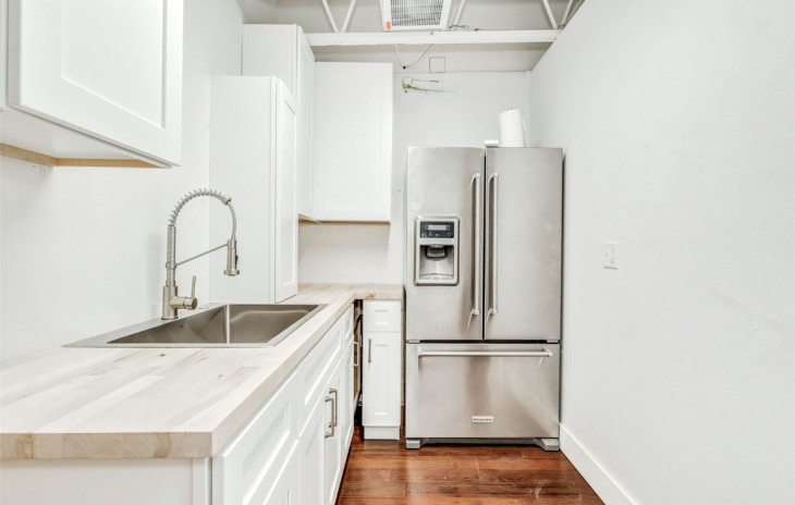 1625 Mid Valley Drive Photo