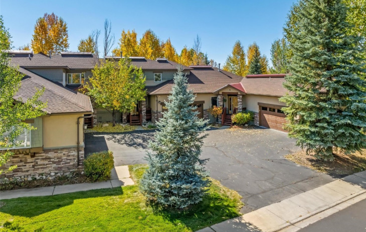 1504 Cascades Drive Photo