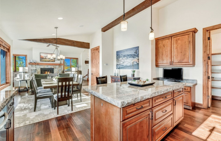 3015 Apres Ski Way Photo