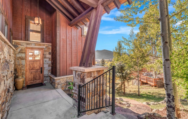 3015 Apres Ski Way Photo