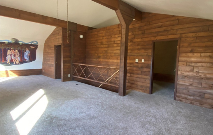 1060 Thornburg Photo