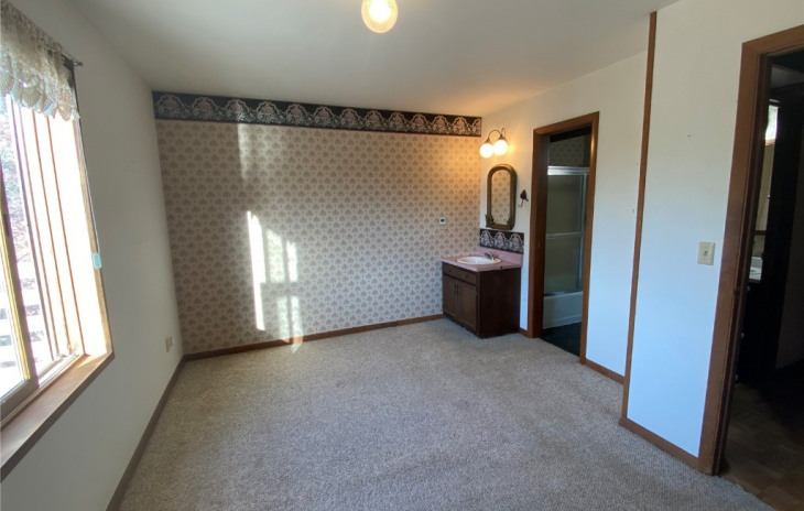 1060 Thornburg Photo