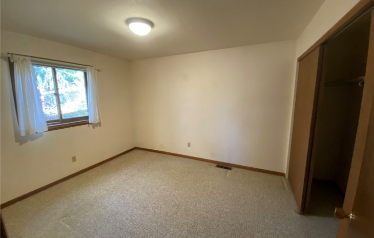 1060 Thornburg Photo