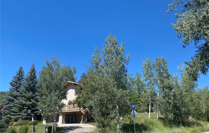 1060 Thornburg Photo
