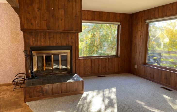 1060 Thornburg Photo