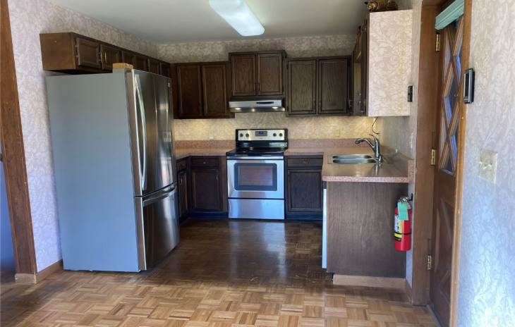 1060 Thornburg Photo