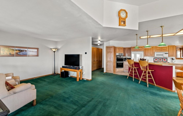 34995 Country Green Road Photo