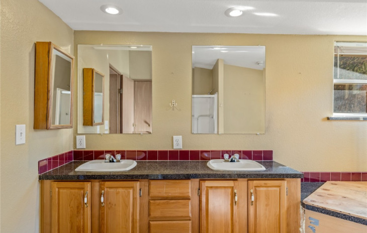 1360 Indian Trail Photo