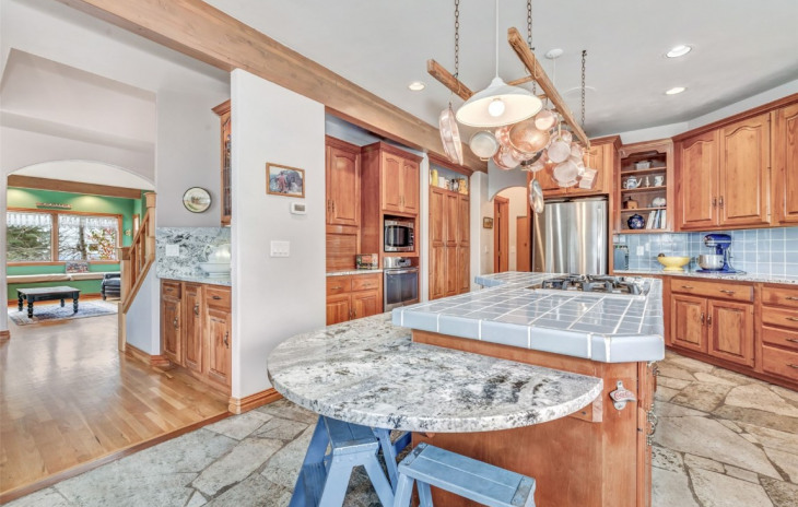 48 Maple Street Photo