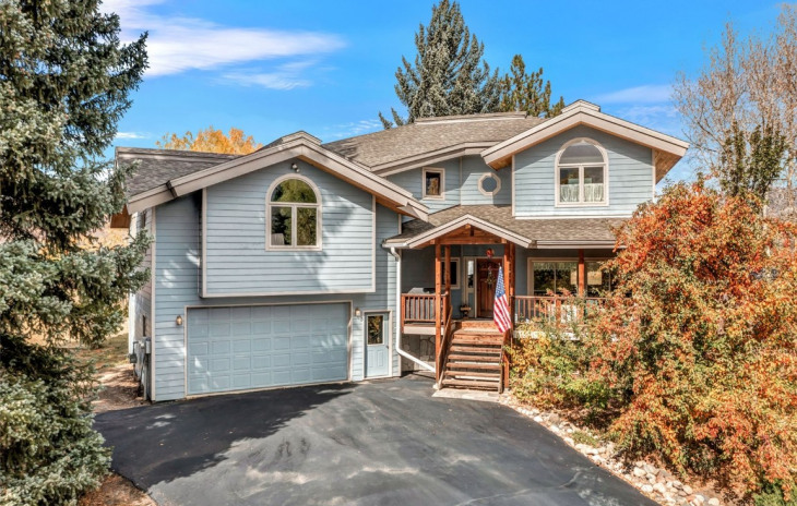 48 Maple Street Photo