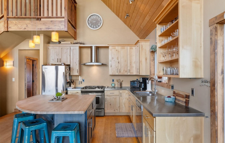 24375 Arapahoe Road Photo