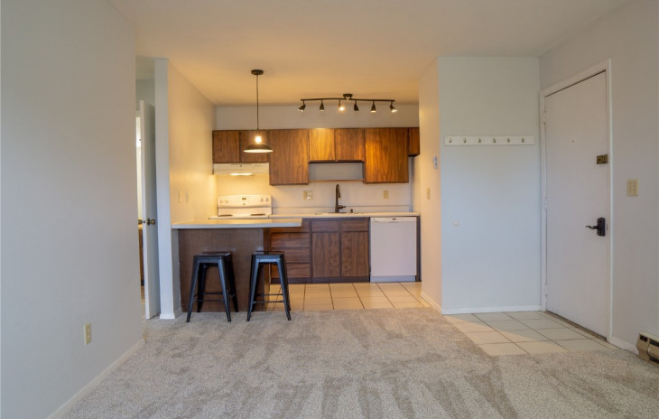 1380 Athens Plaza Photo