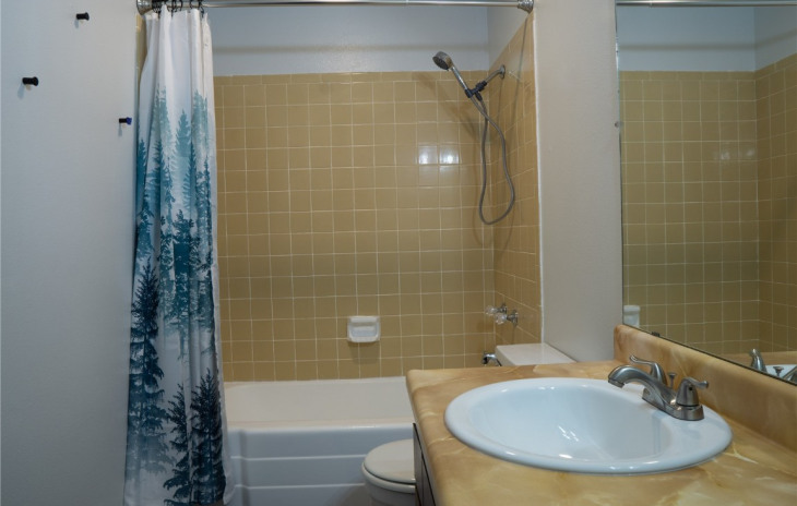 1380 Athens Plaza Photo