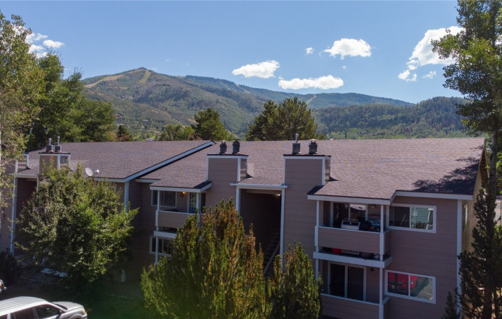 1380 Athens Plaza Photo