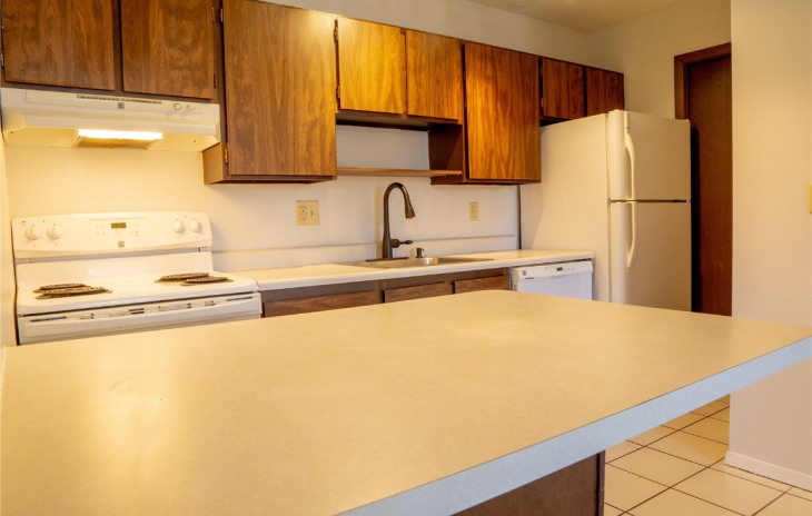 1380 Athens Plaza Photo