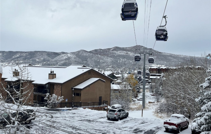 2350 Ski Trail Lane Photo