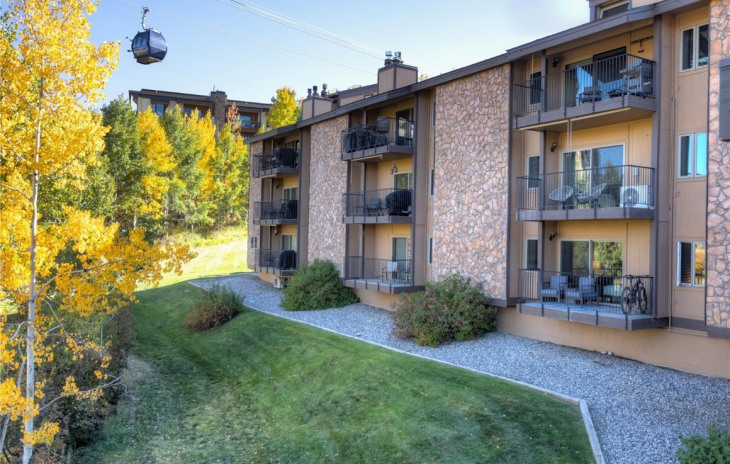 2350 Ski Trail Lane Photo