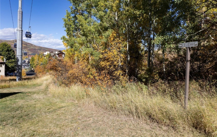 2350 Ski Trail Lane Photo