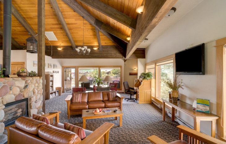 2350 Ski Trail Lane Photo