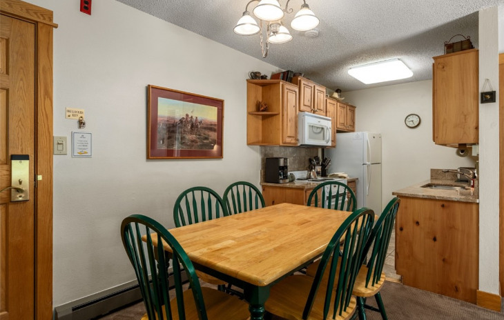 2350 Ski Trail Lane Photo