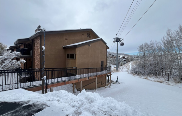2350 Ski Trail Lane Photo