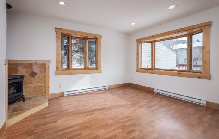 2 Cedar Court Photo