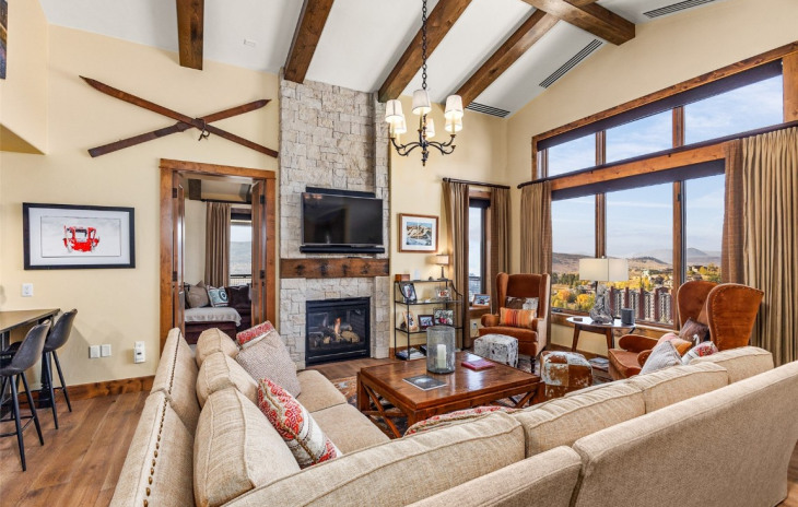 2410 Ski Trail Lane Photo