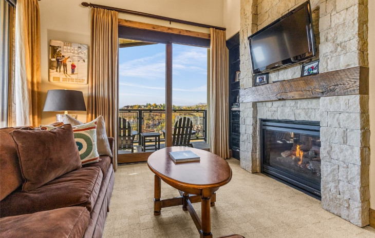 2410 Ski Trail Lane Photo