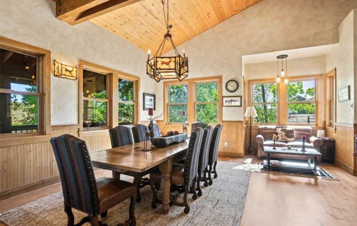 25210 Rainbow Ridge Photo