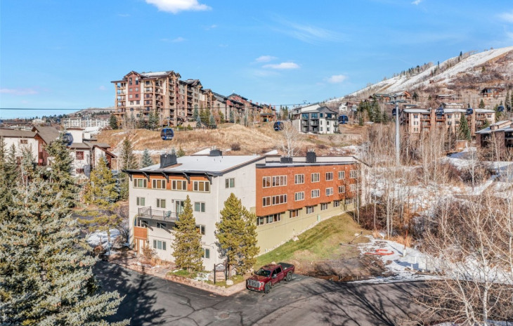 2320 Ski Trail Lane Photo